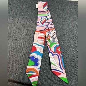 Hermès Colorful Rainbow Silk Twilly - New